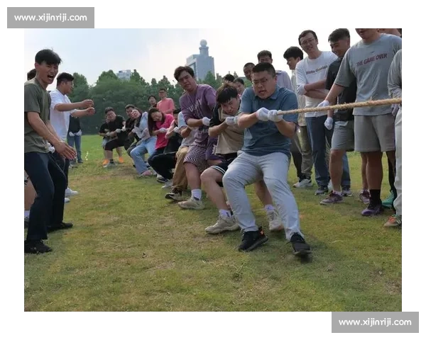 拔河比赛：团结与力量的较量，展现团队精神与协作力量的竞技盛宴